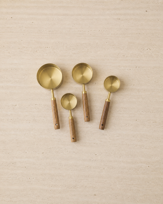 WOOD HANDLE MEASURING CUPS SET